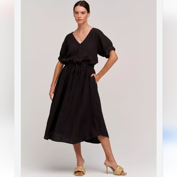 Velvet by Graham & Spencer Dresses & Skirts - Velvet by Grham & Spencer Nanette 100% Linen midi dress size XS